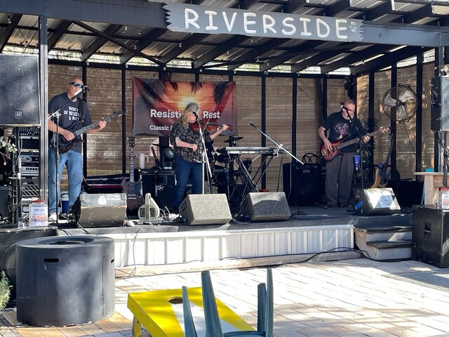 New Riverside Restaurant